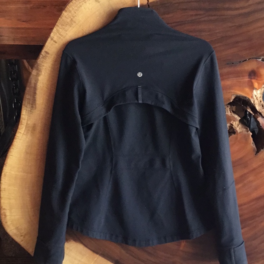 SOLD! LULULEMON ATHLETICA BLACK JACKET THUMB HOLES